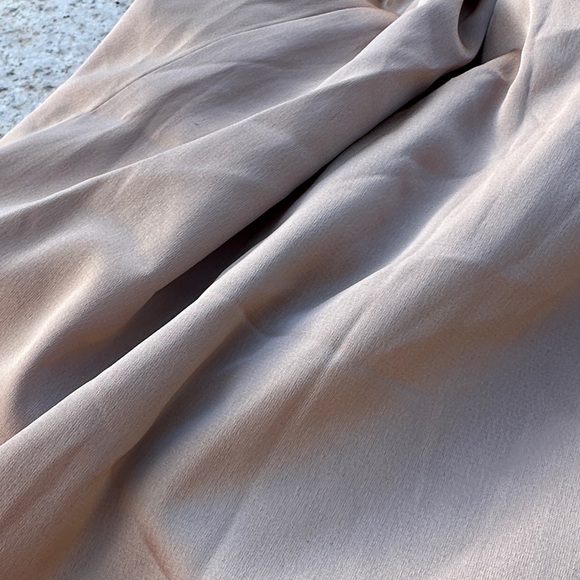 Chic Beige Women's Blouse - Picture 4 of 6